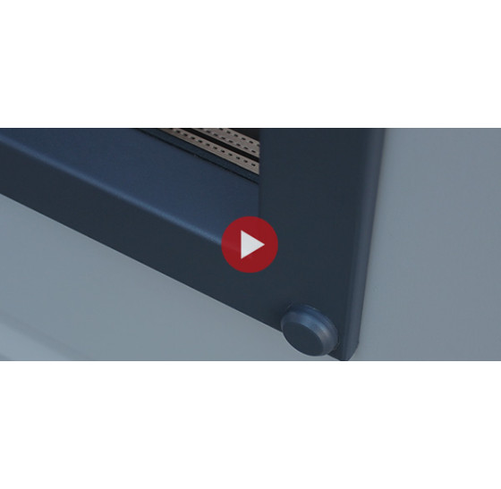 Стальная дверь "Эльбрус" с окном и английской решеткой (терморазрыв 3к) | Два слоя покрытия: первый слой - цинкогрунт, второй слой - порошковое покрытие  