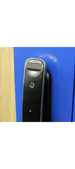 Стальная дверь "Lamborghini". Заказная модель. | Два цвета покраски коробки: внешняя сторона - 