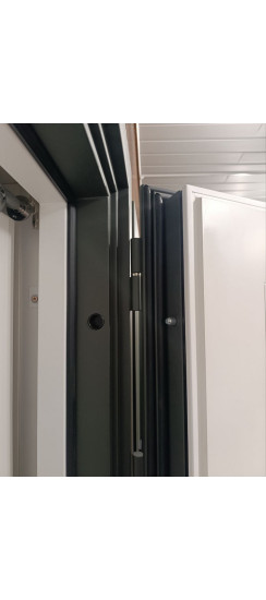 Стальная дверь "Цаворит" (терморазрыв 3к). Заказная модель. | Два слоя покрытия: первый слой - цинкогрунт, второй слой - порошковое покрытие 