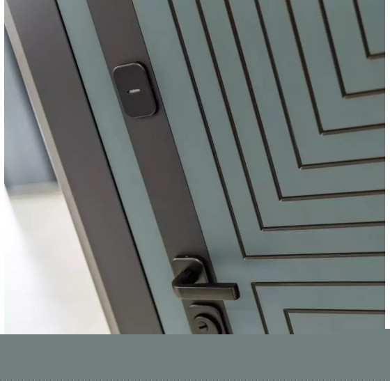 Входная дверь CREDOR 01 - Беленый дуб, стекло черное | Фрезерованная МДФ панель 10 мм, цвет 