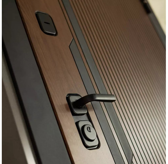 Входная дверь KARMINA с Зеркалом 32 тонированным - Белый рельеф софт | Фрезерованная МДФ панель 10 мм, цвет 